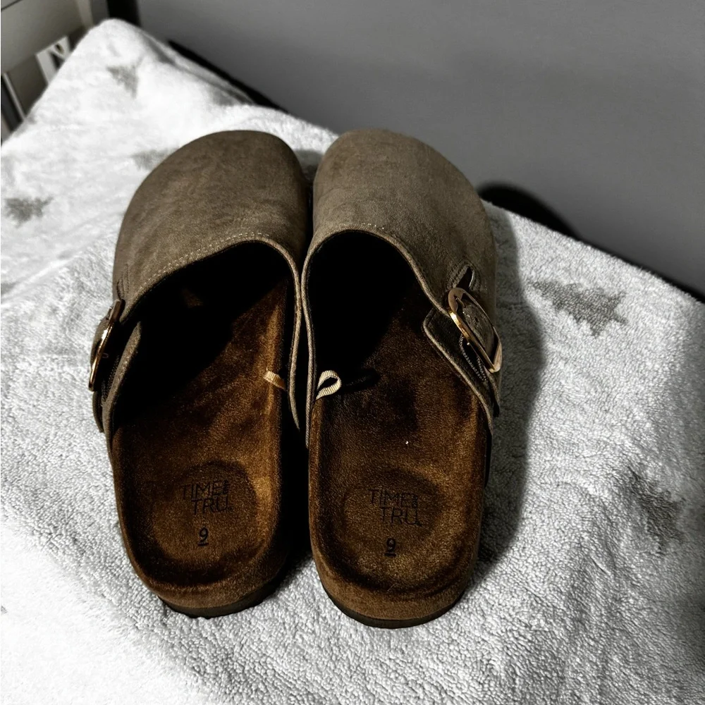 Time and Tru Taupe Suede Clogs - Picture 2 of 3